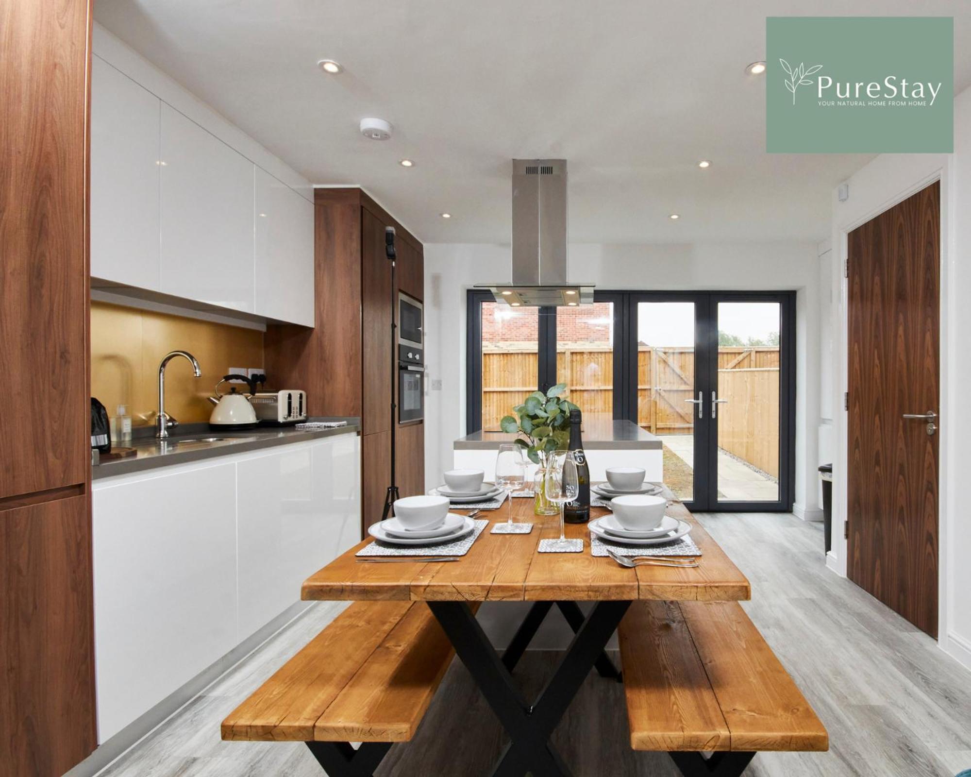 Stunning 5 Bed Manchester House With Parking By Purestay Short Lets & Serviced Accommodation Exterior photo
