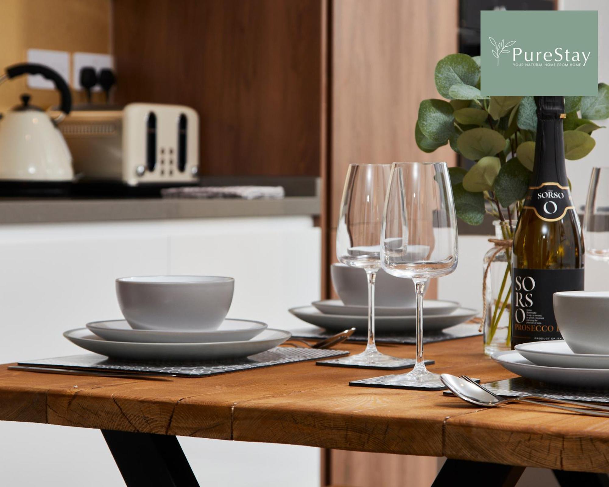 Stunning 5 Bed Manchester House With Parking By Purestay Short Lets & Serviced Accommodation Exterior photo