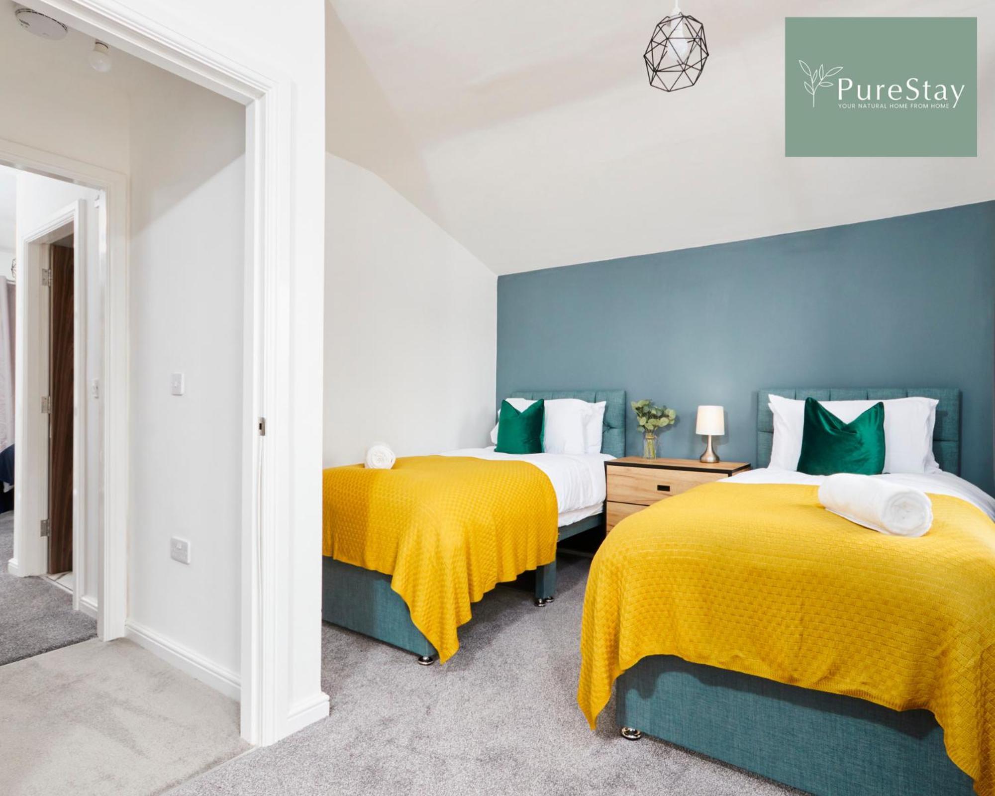 Stunning 5 Bed Manchester House With Parking By Purestay Short Lets & Serviced Accommodation Exterior photo