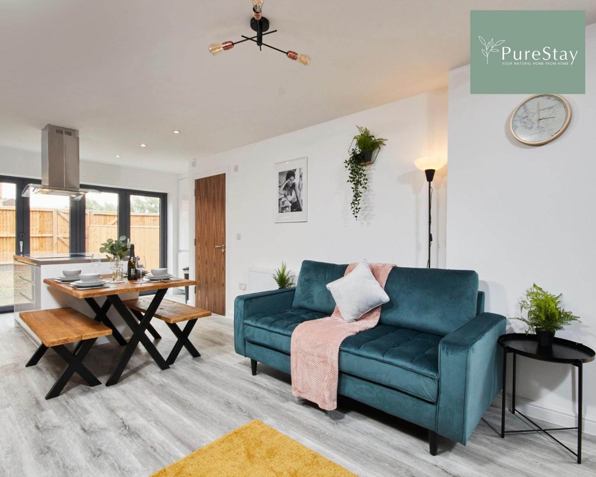Stunning 5 Bed Manchester House With Parking By Purestay Short Lets & Serviced Accommodation Exterior photo