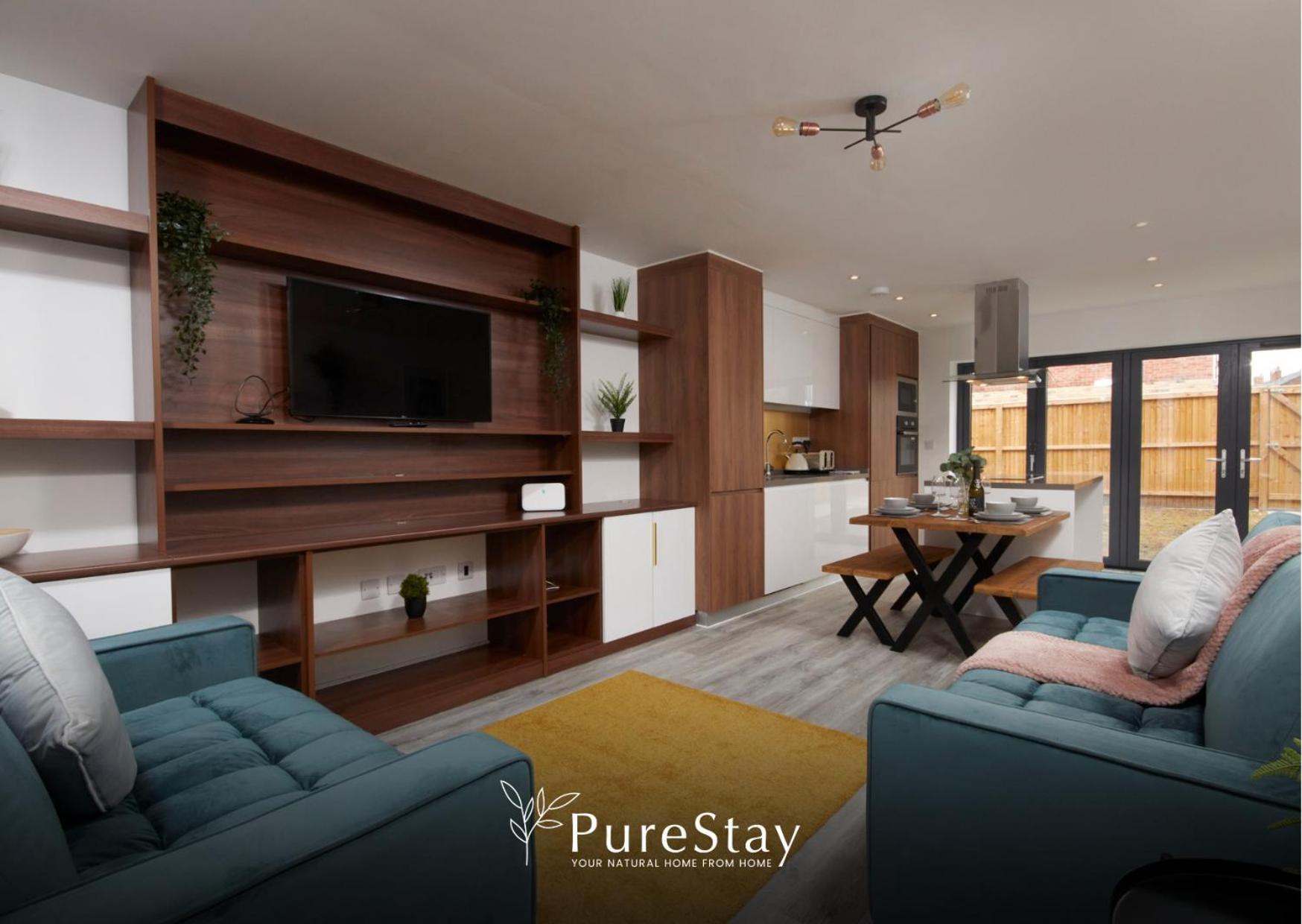 Stunning 5 Bed Manchester House With Parking By Purestay Short Lets & Serviced Accommodation Exterior photo